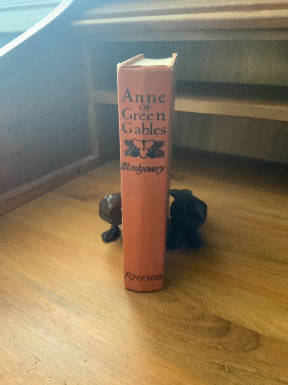 VINTAGE BOOK - ANNE OF GREEN GABLES - L.M. MONTGOMERY - EDITION PRINTED 1950